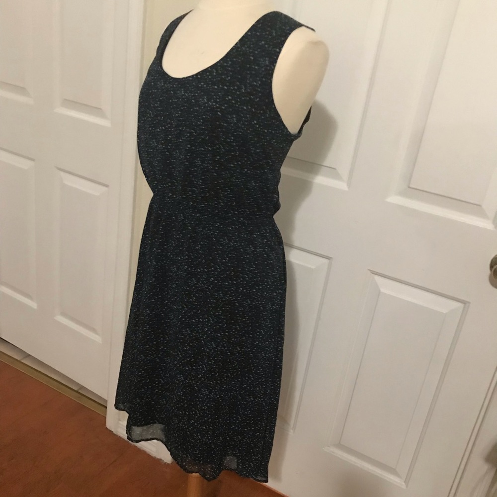 Hi-low dress sleeveless preowned. Sheer w/lining